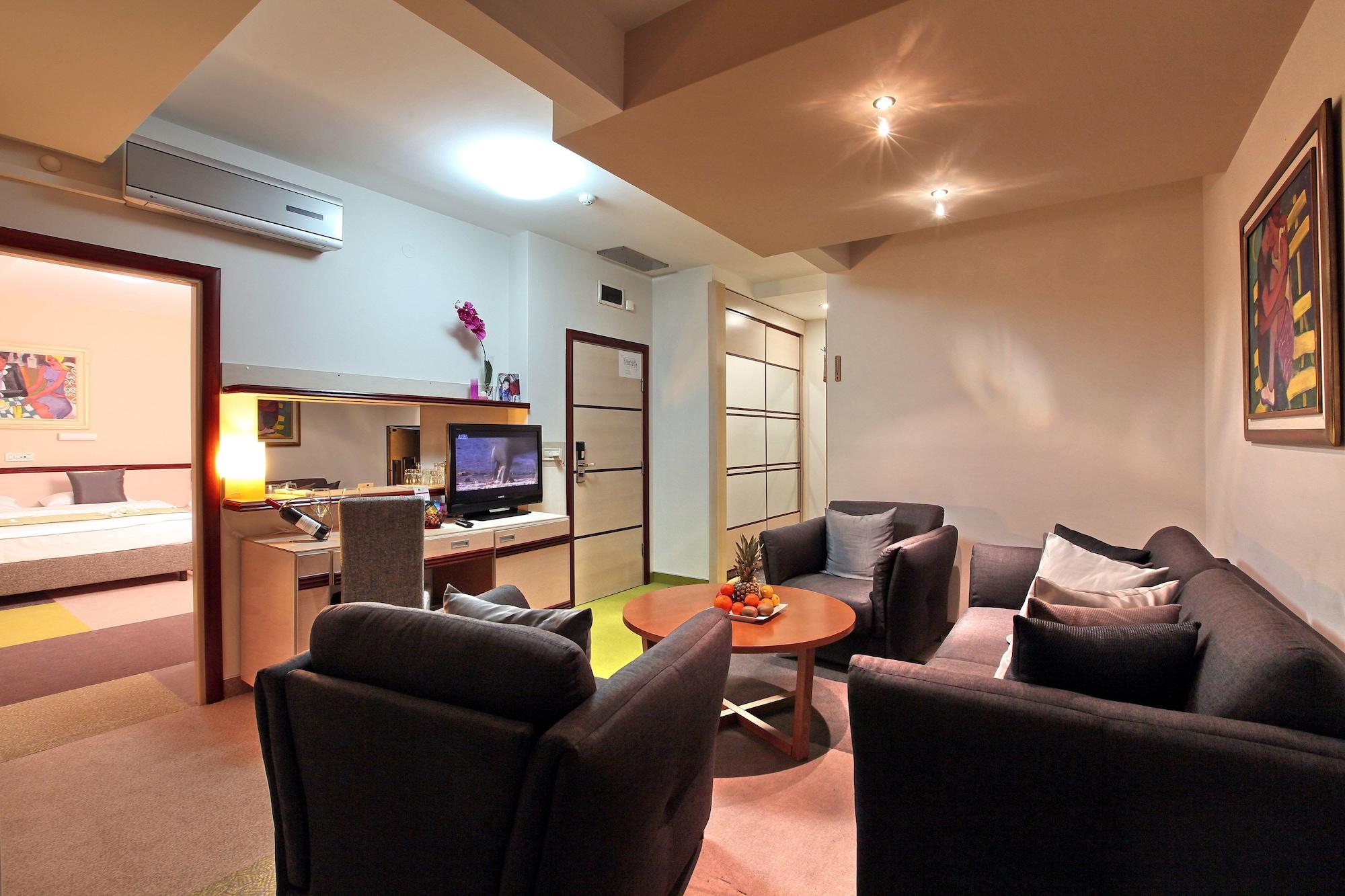 Mona Plaza Zlatibor Hotel Luaran gambar